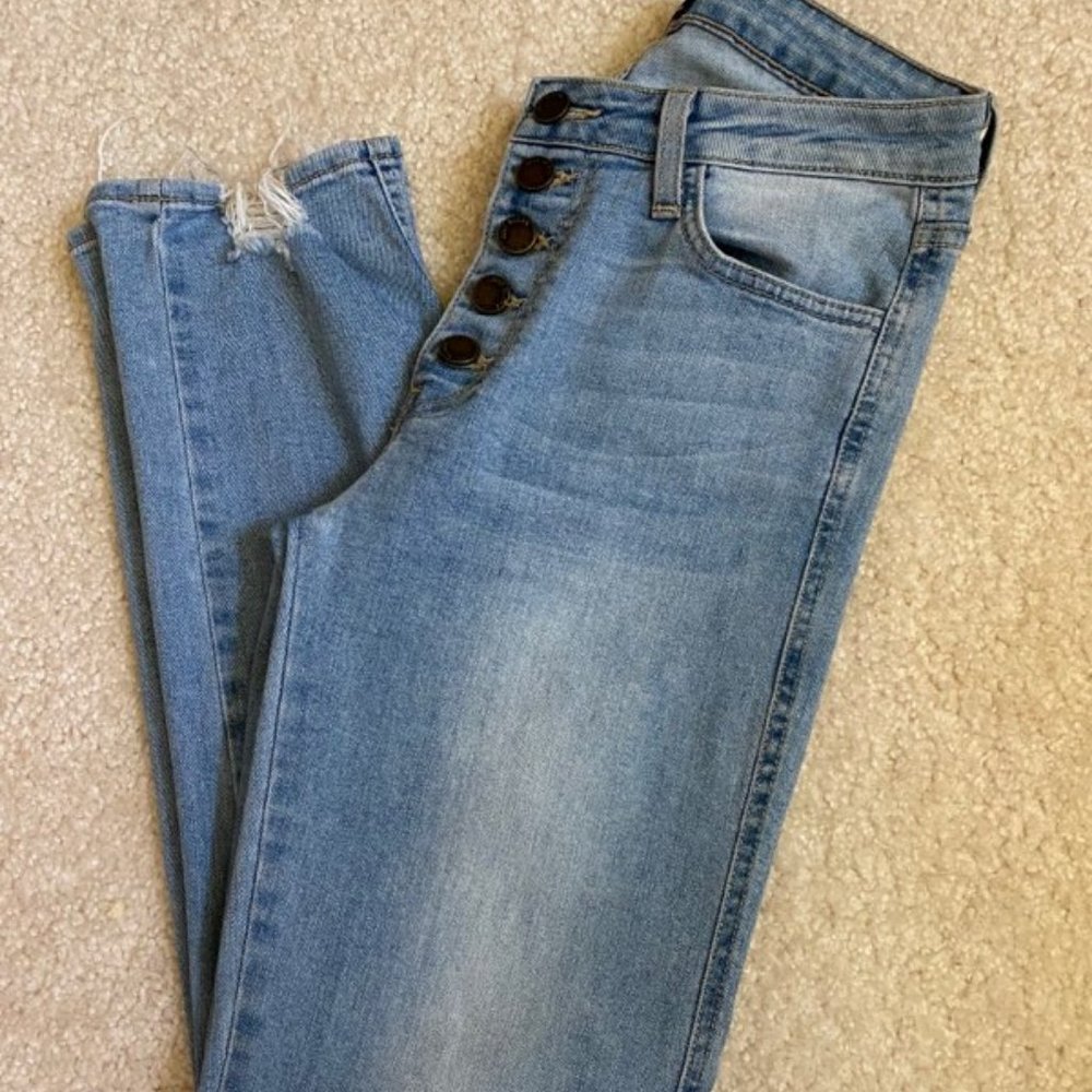 JUST BLACK JEANS